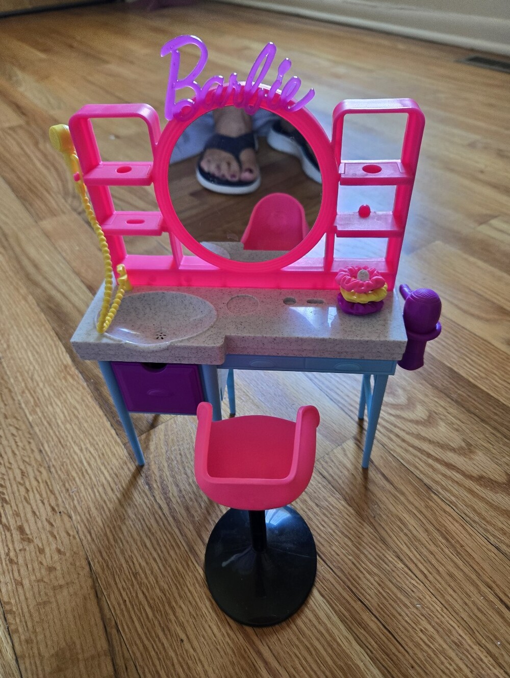 Barbie Hot Pink and Black Mini Salon Vanity Playset